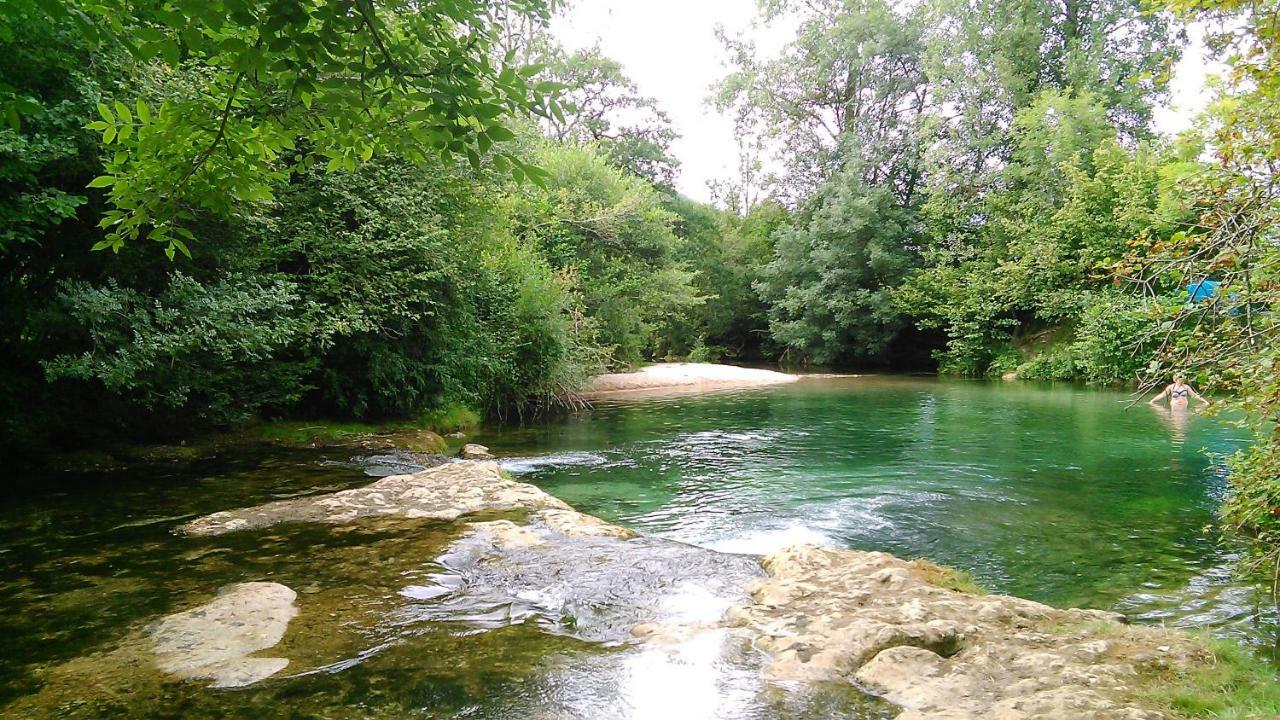Chambre Du Sabotier - Studio Troglodytique - A 100 M Baignade En Riviere - Location De Canoe - Circuits Cyclo - Aire De Pique-Nique - 3 Restaurants Castelnaud La Chapelle Exterior photo